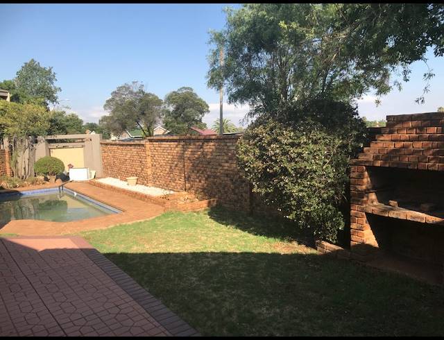 3 bed property to rent in BONAERO PARK